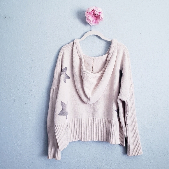 POL Cream And Gray Star Distressed Oversized Knit Hoodie - Picture 9 of 9